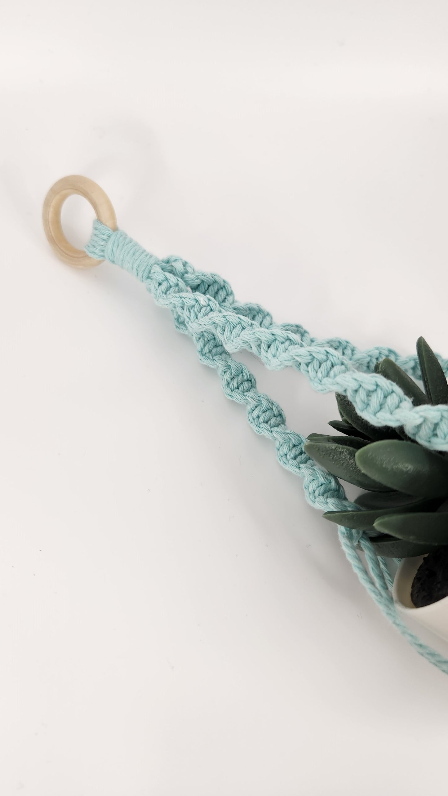 Mini macrame hanger